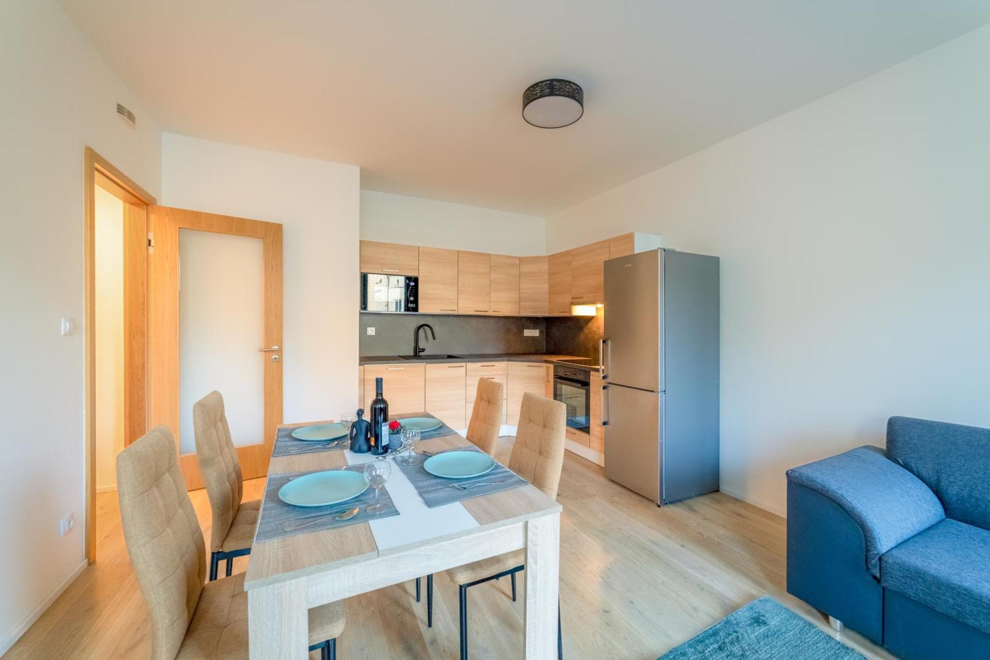 Apartment Premium Woodsy With Parking Garage By Rentez Prag
